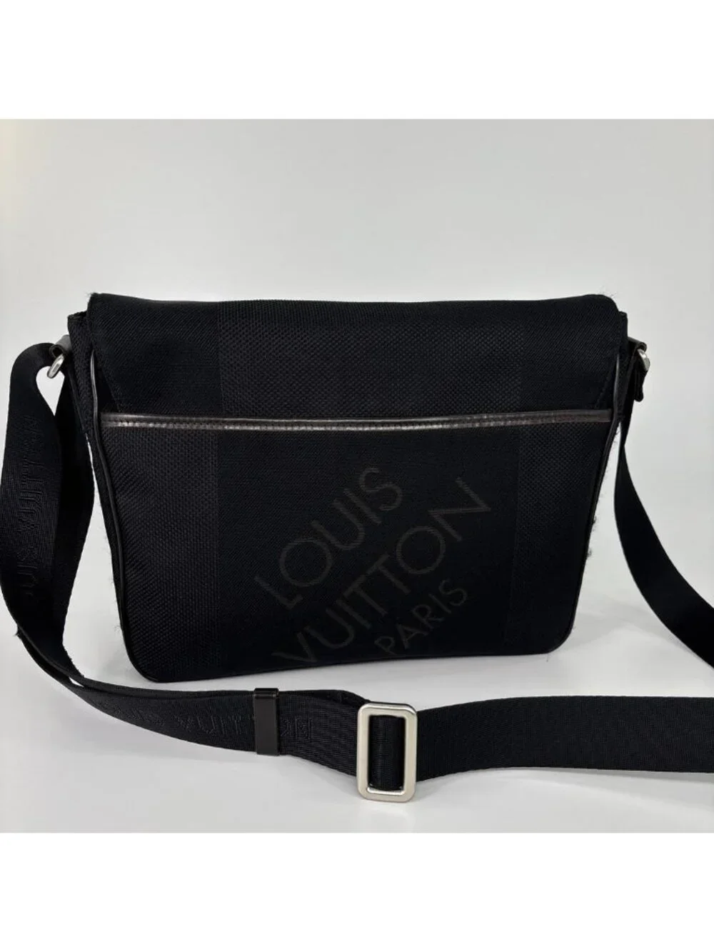Louis Vuitton Damier Geant Petite Messager Shoulder